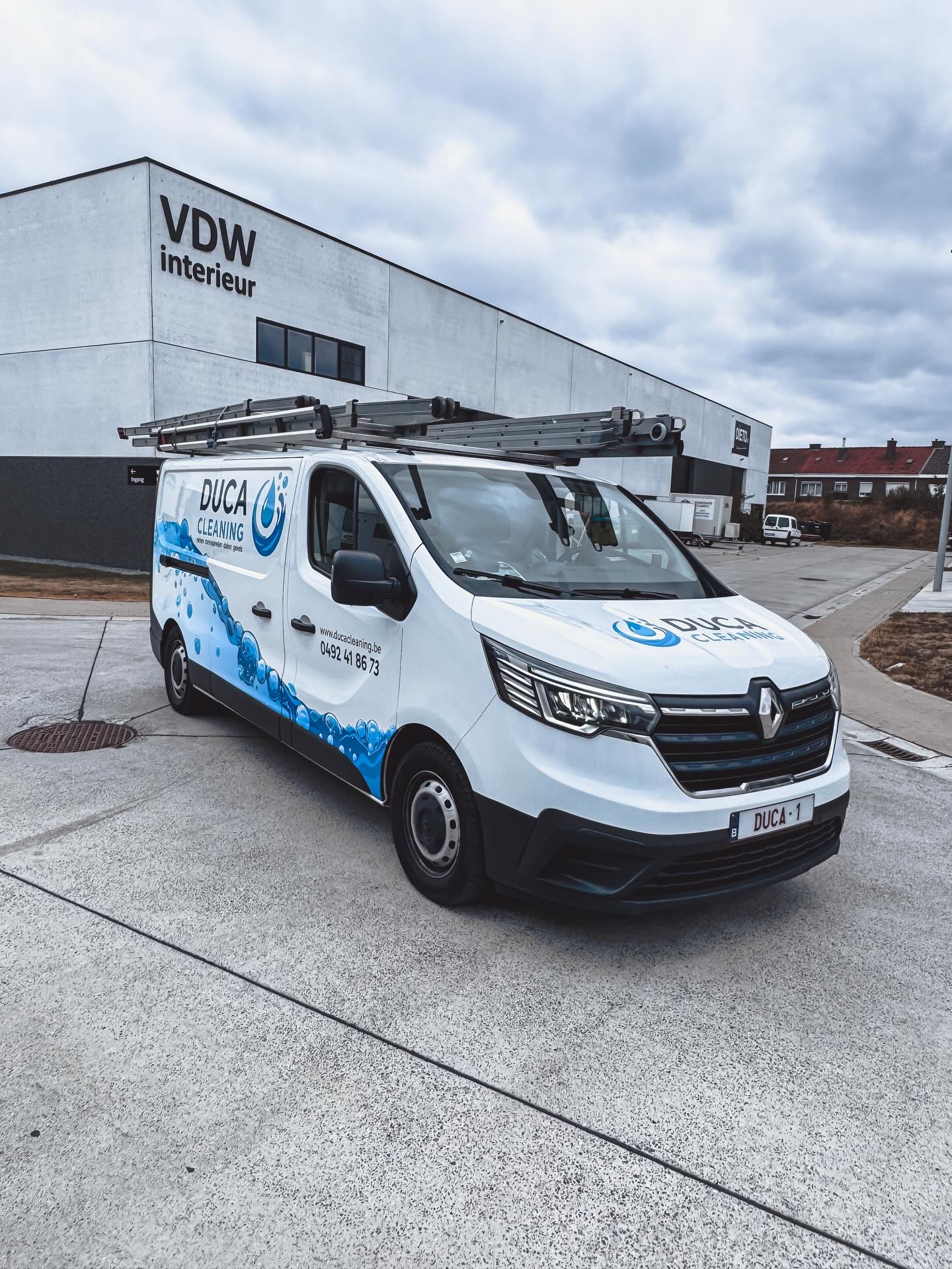 Wij maken van mobiliteit
een communicatiekanaal. ✍🏽
-
Semi wrap voor @ducacleaning van ontwerp 