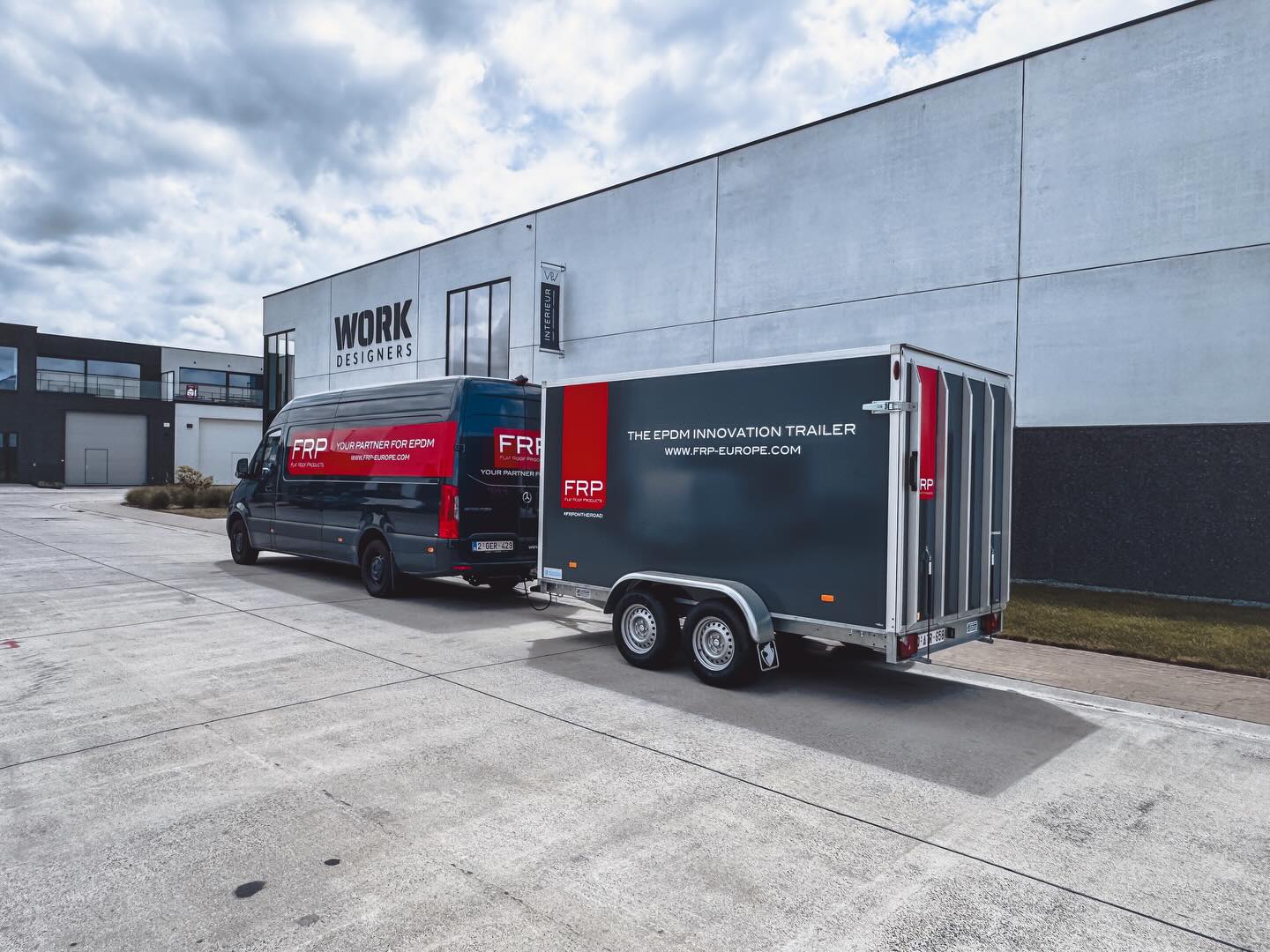 De @frp_europe trein! 🚂 
-
Belettering Mercedes Sprinter in FRP huisstijl. 
Wrap + Belettering ge