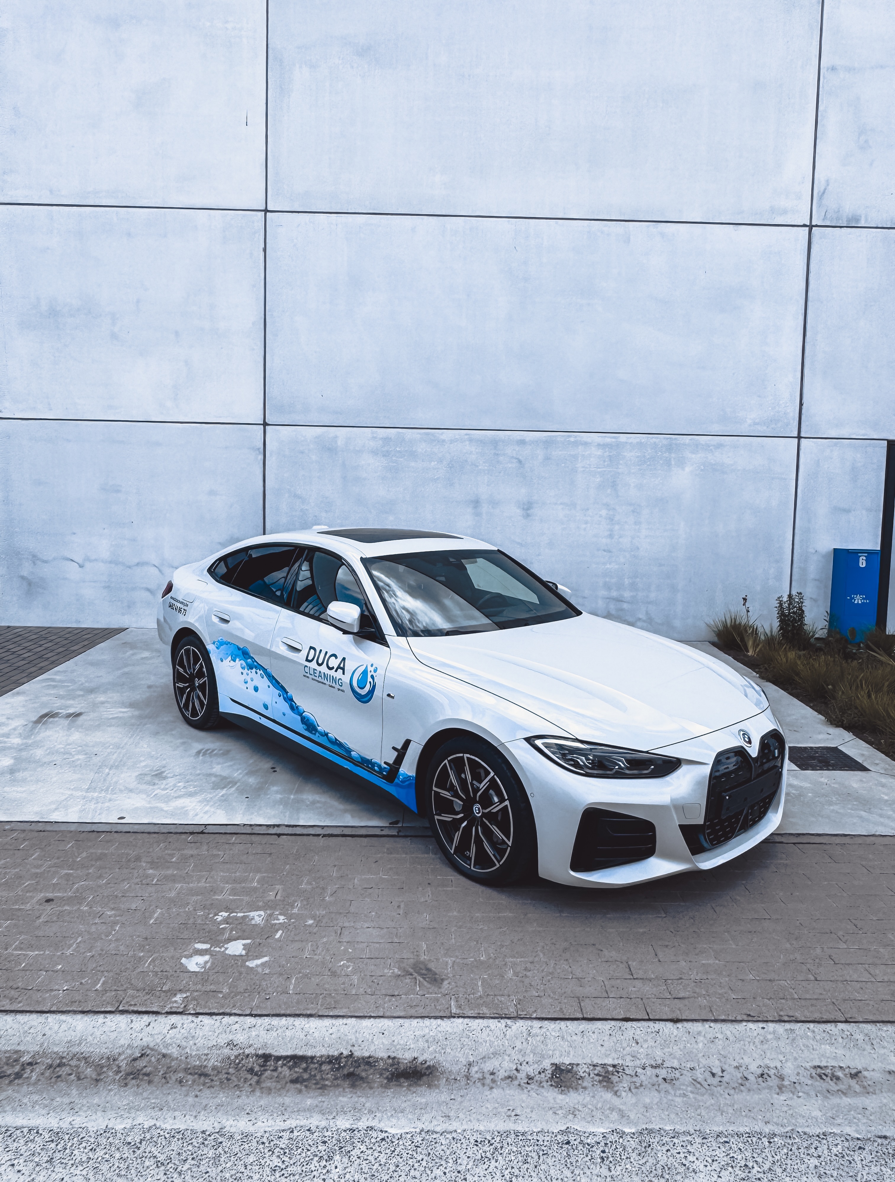 Alsof 2 mooie camionettes nog niet genoeg waren, BMW i4 voor @ducacleaning💧
-
Printwrap & belette