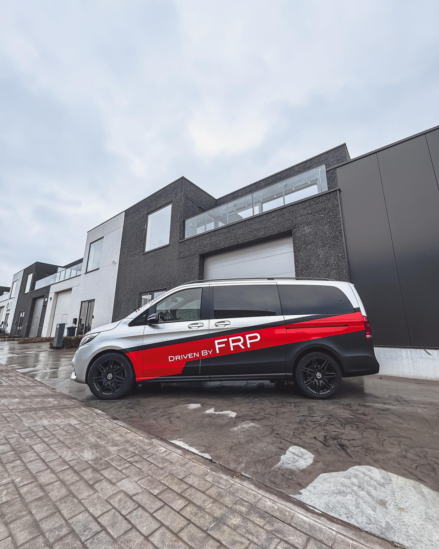 Good Drivers have dead flies on their side windows.
Good Roofs have EPDM on top of them. 

@frp_euro